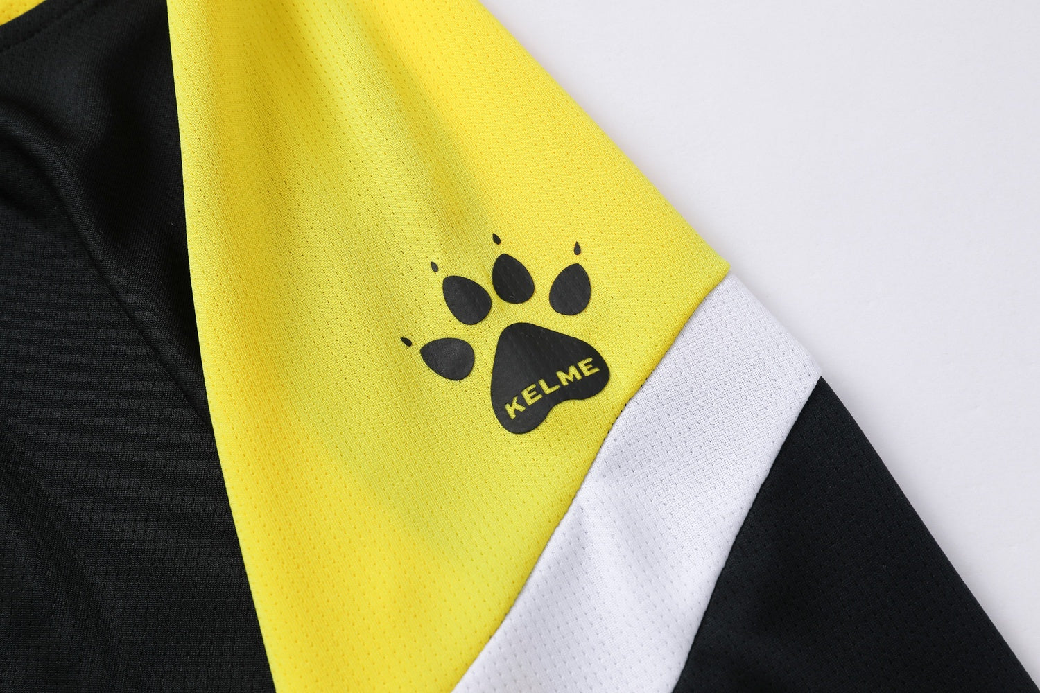 Short Sleeve Football Shirt (Adults) - Black/Yellow