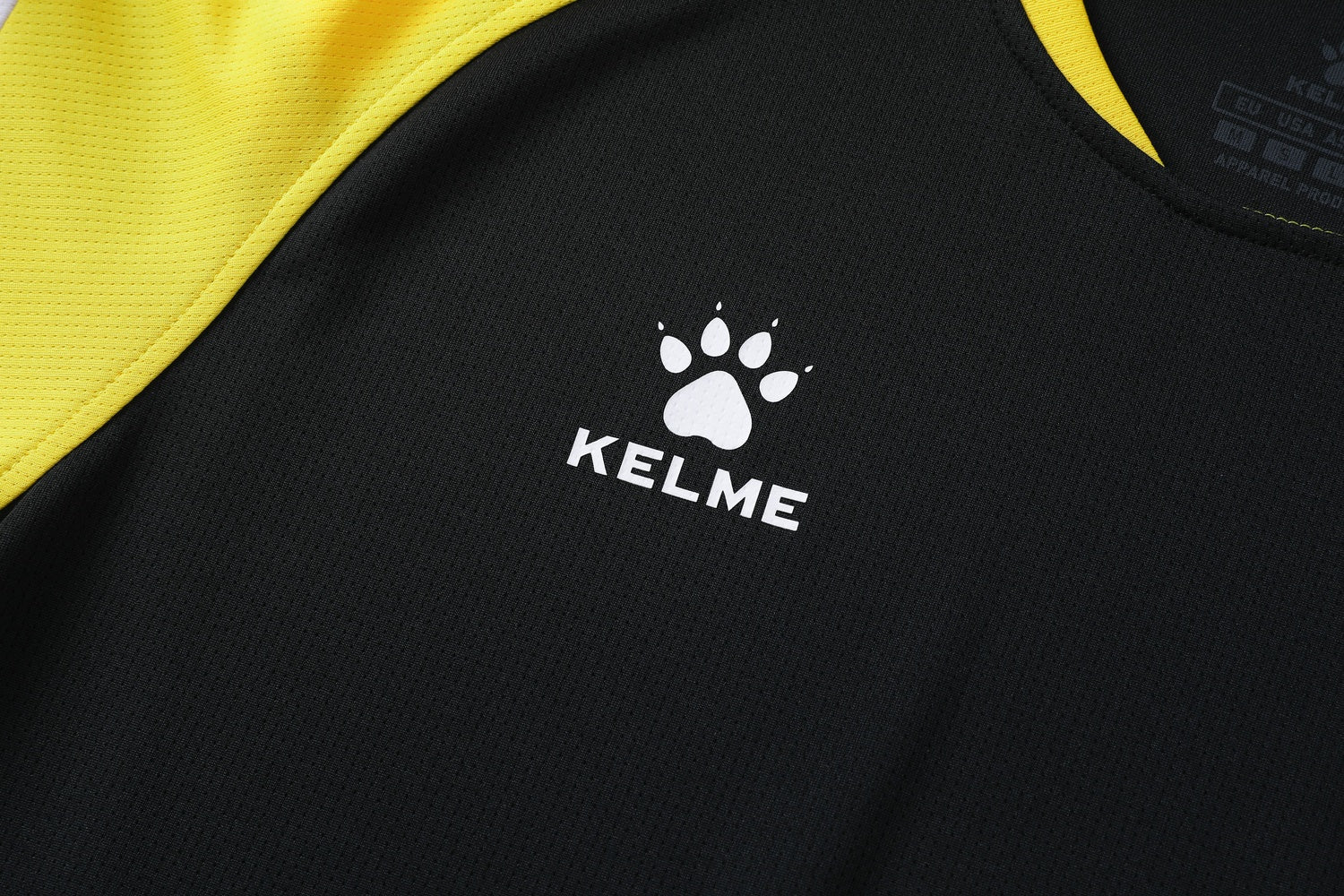 Short Sleeve Football Shirt (Adults) - Black/Yellow