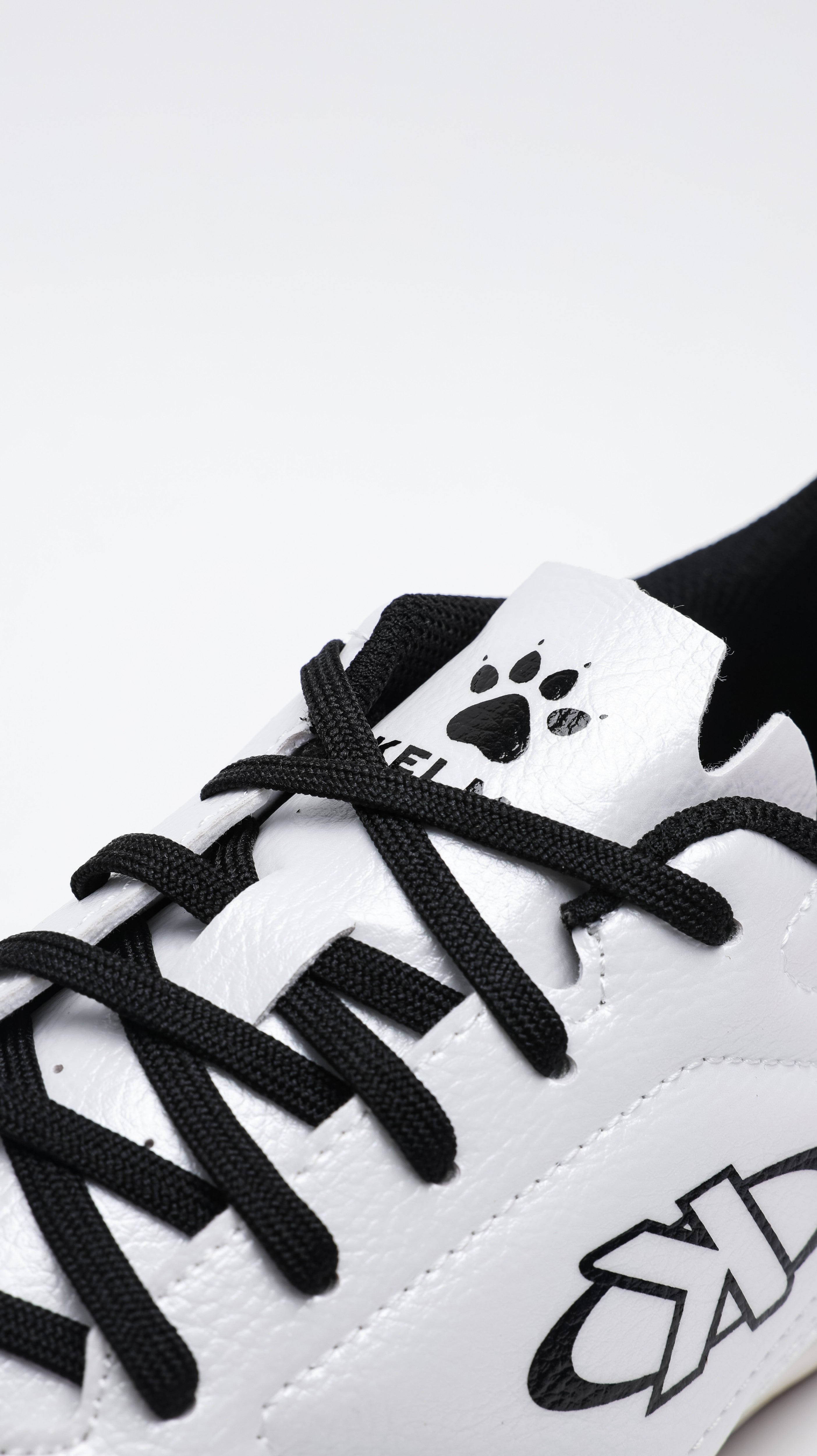 Men Futsal Shoes - Indoor (IN) - White