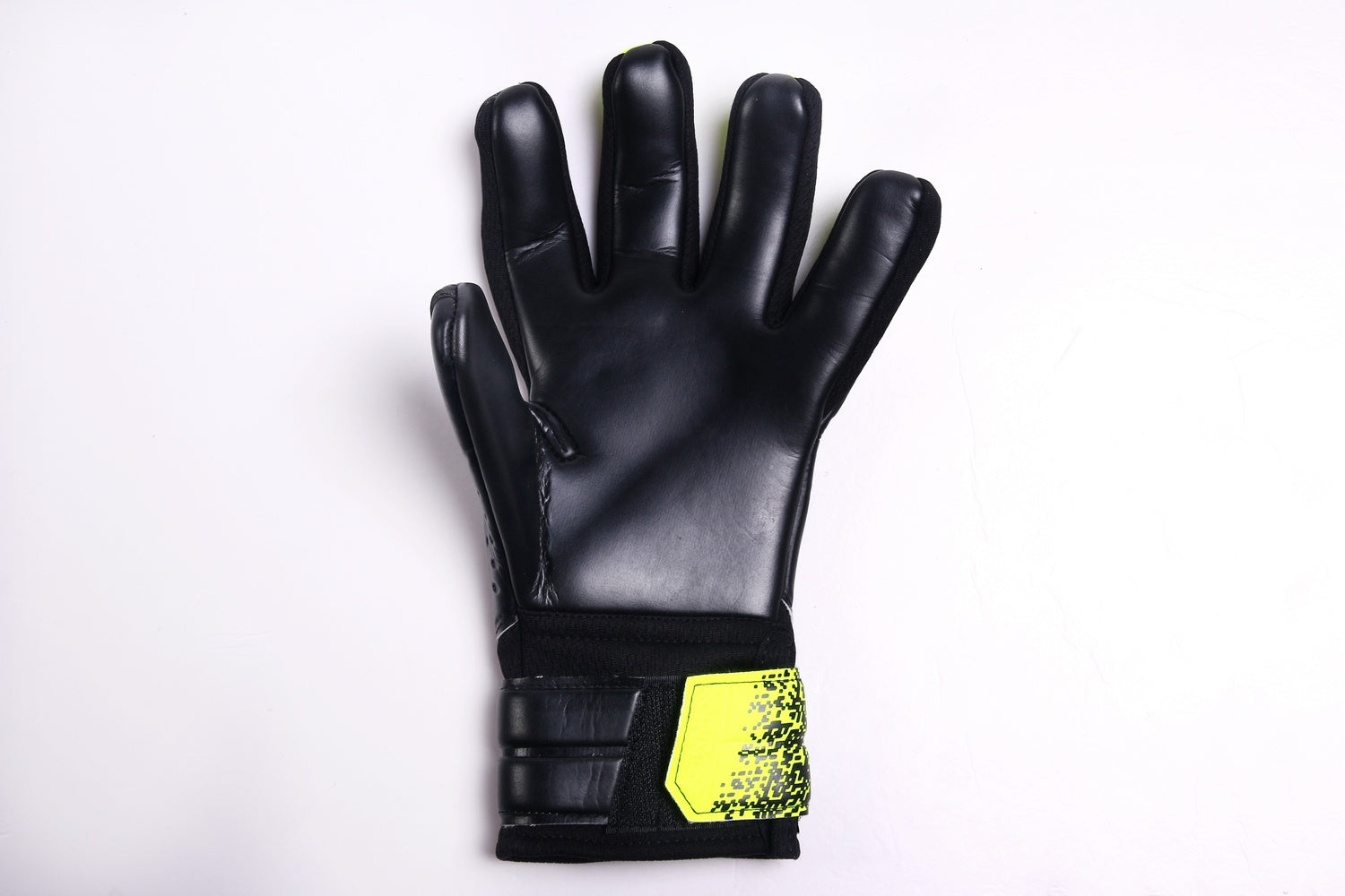 Goalkeeper Gloves (Training) - Black/Neon Yellow